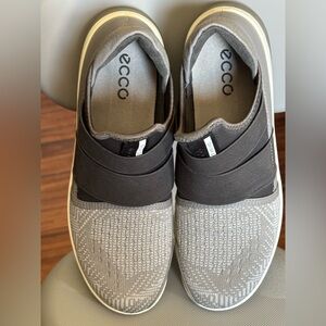 ECCO Intrinsic Dual-Tone Slip-On Sneakers Women’s size 38/7.5